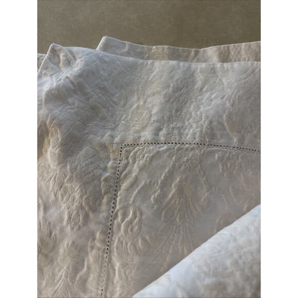 Zara Home Cotton Tablecloth  for 4-8 People Natural Color Hemstitch 67'x67" - Picture 4 of 8